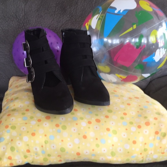 Beautiful Rue21 etc! Buckle Boots - Picture 2 of 8